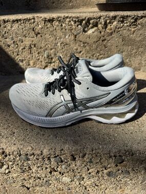 Asics Gel Kayano 27 Light Gray and Black Athletic Running Shoes